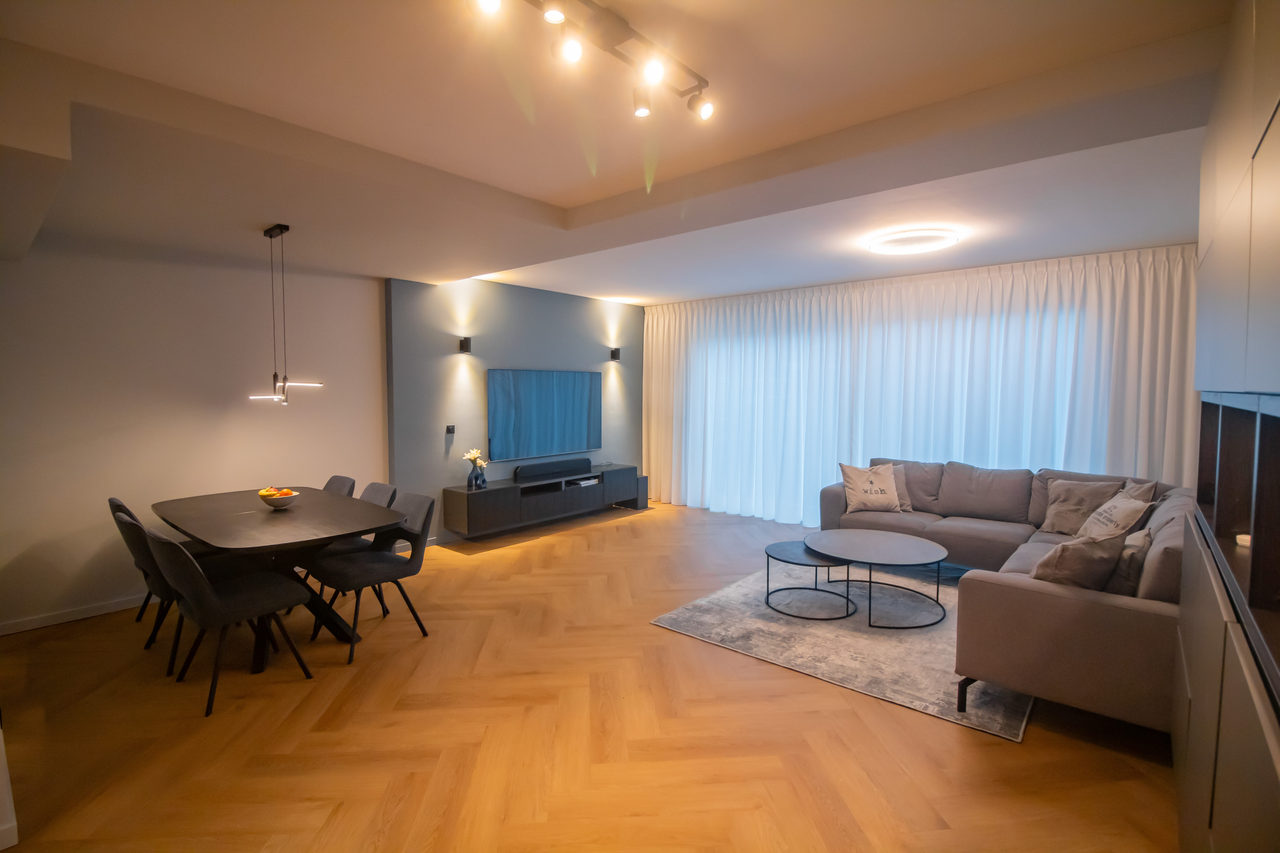 Cloudy blue: home interior design in Amstelveen, photo 2 of 31