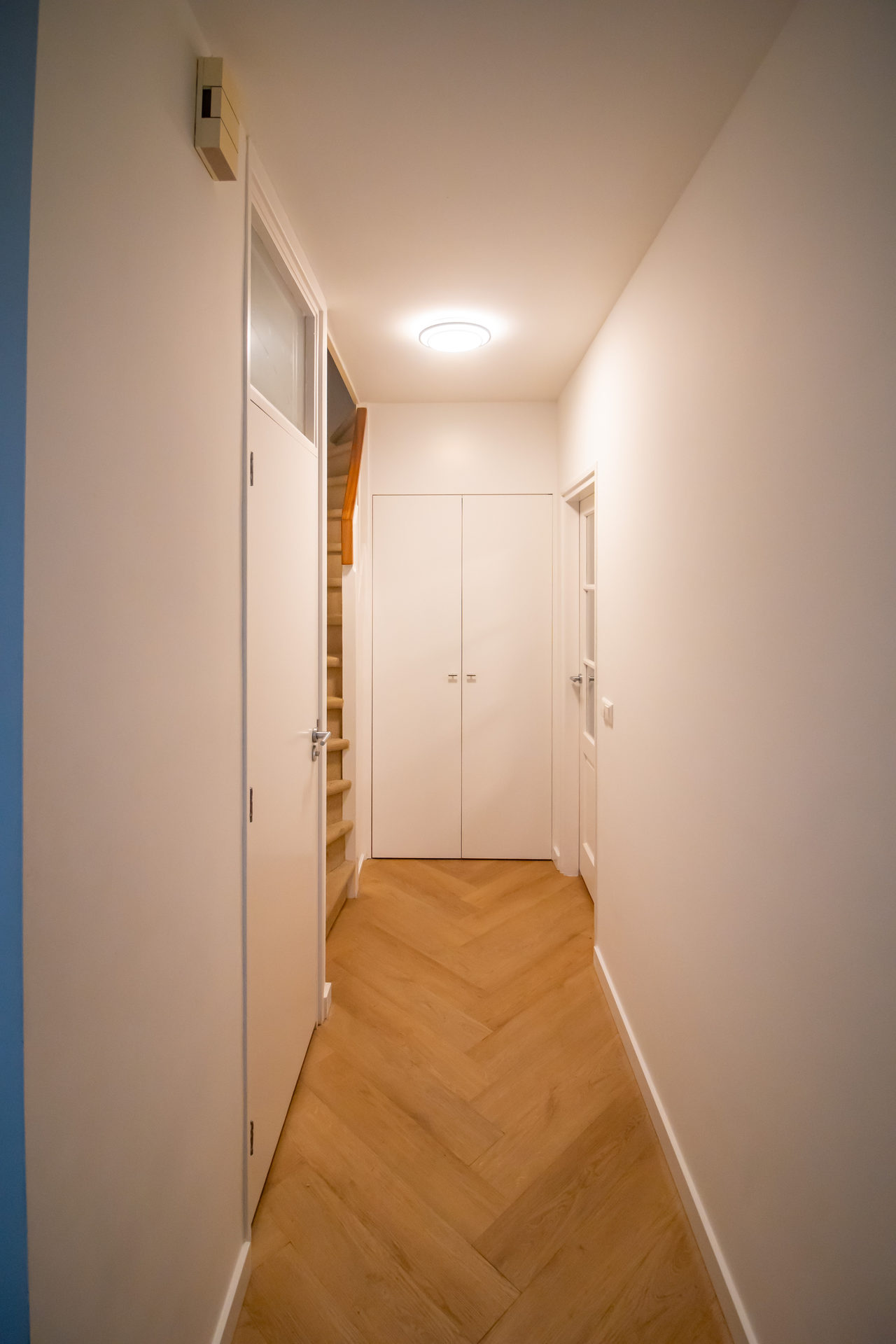 Cloudy blue: home interior design in Amstelveen, photo 20 of 31