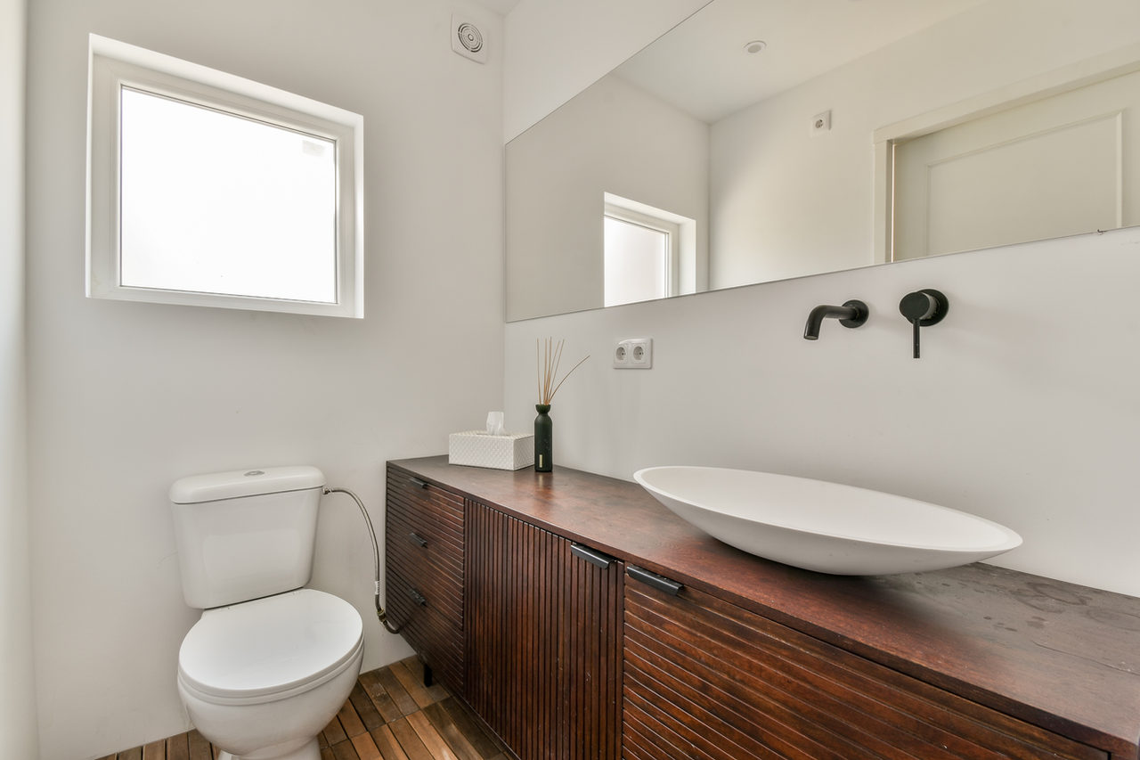 Guest unit toilet, Golden Sands in Amsterdam