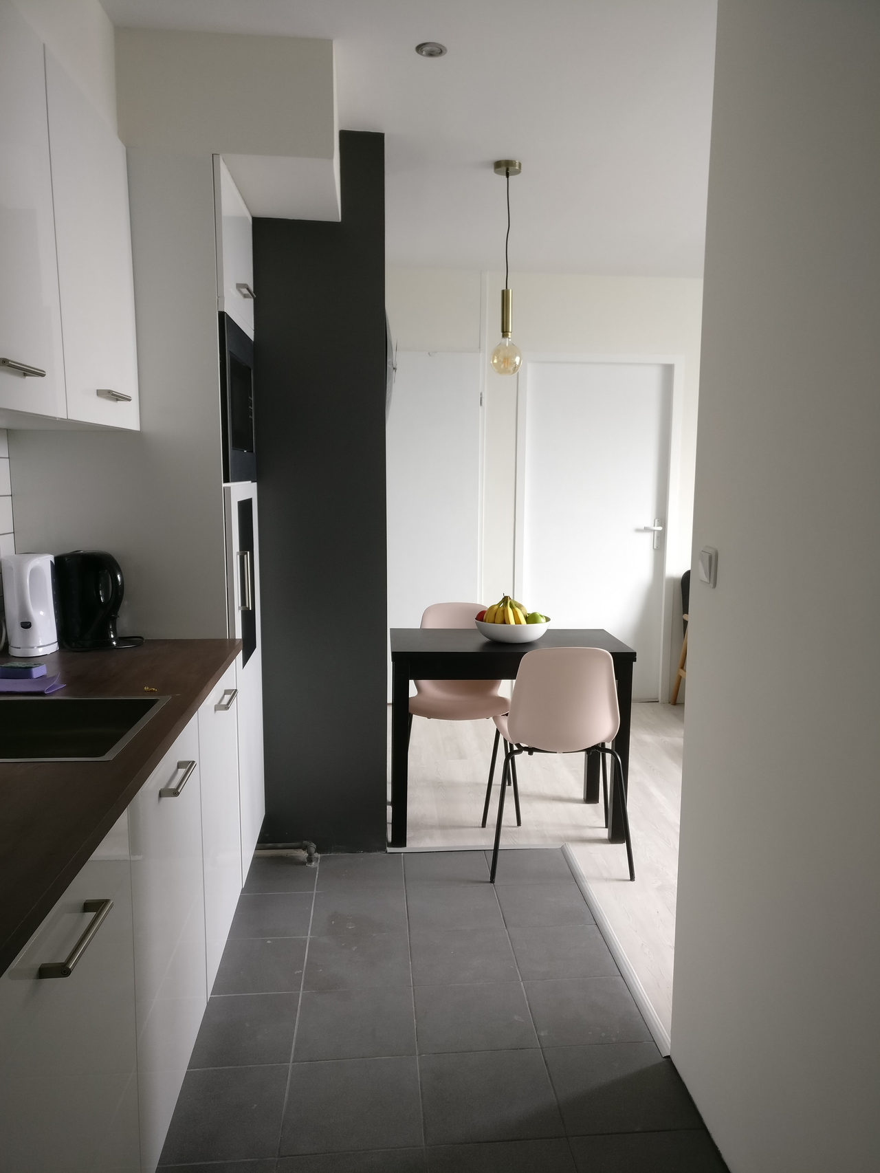 Bird of Paradise: rental property interior design in Amsterdam, photo 2 of 16